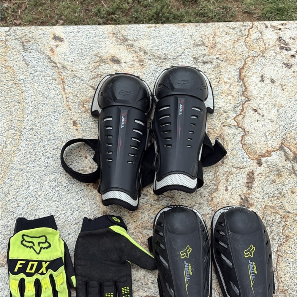 Fox Black and Green Protective Gear Set